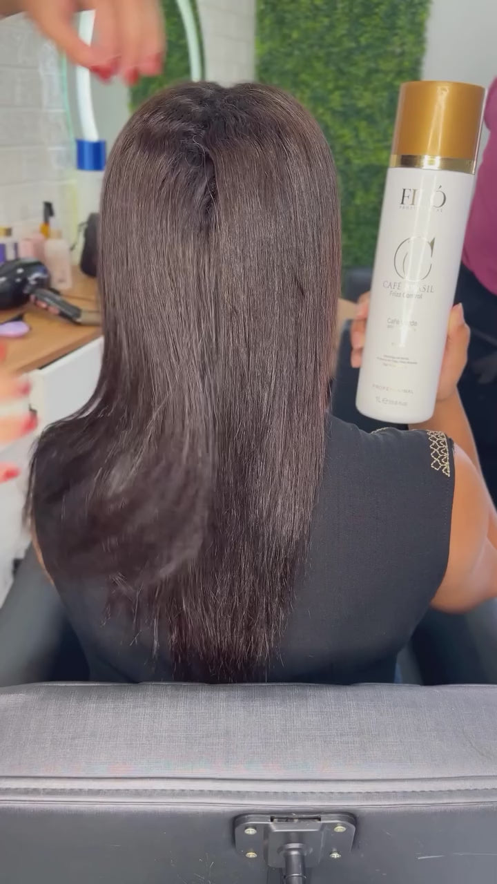 Carica video: Lissage Brésilien Gloss Café Brésil Lisoriance 1L – Réducteur de Volume &amp;  | Keraliss